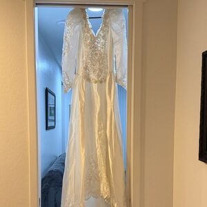 Elegant White Lace Wedding Dress